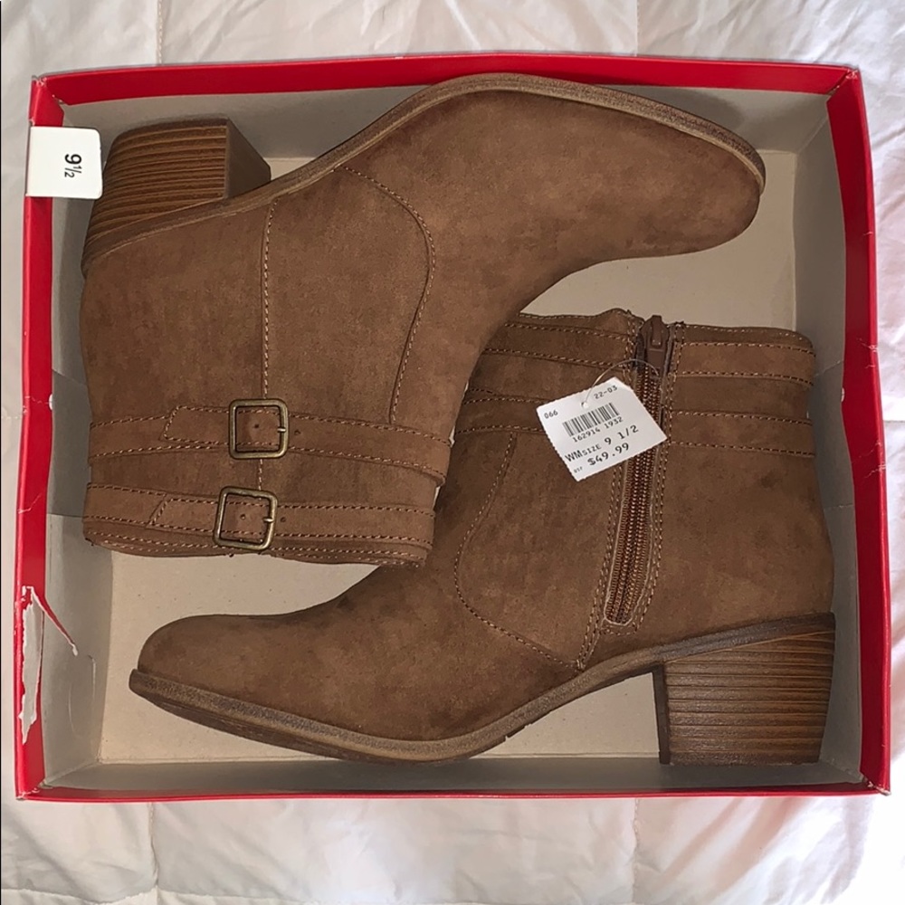 American Eagle booties